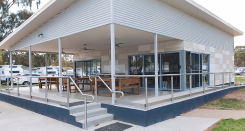 NRMA Echuca Holiday Park - Taree Accommodation 1