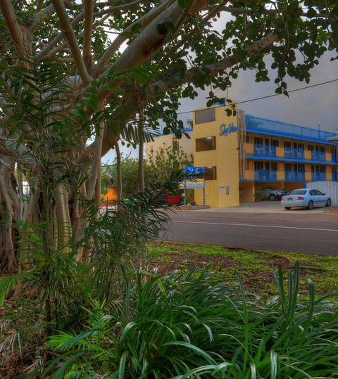 Sky View Units - Taree Accommodation 6