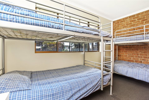 Unit 3, 5-/ Surf Avenue, Carrickalinga - Taree Accommodation 3