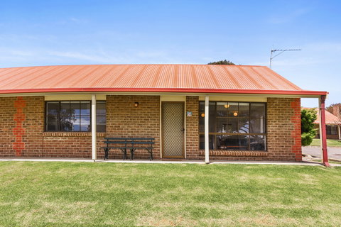 Unit 3, 5-/ Surf Avenue, Carrickalinga - Taree Accommodation 6
