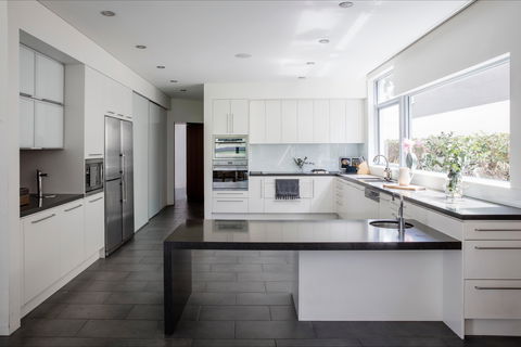 Balgowlah Heights Beach House - Taree Accommodation 4