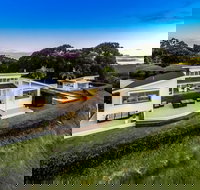 Byron's Brae - Taree Accommodation