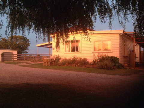 Fairview Bed And Breakfast Cottage - Taree Accommodation 1