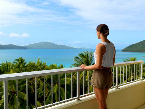 Hamilton Island Reef View Hotel - Taree Accommodation 0