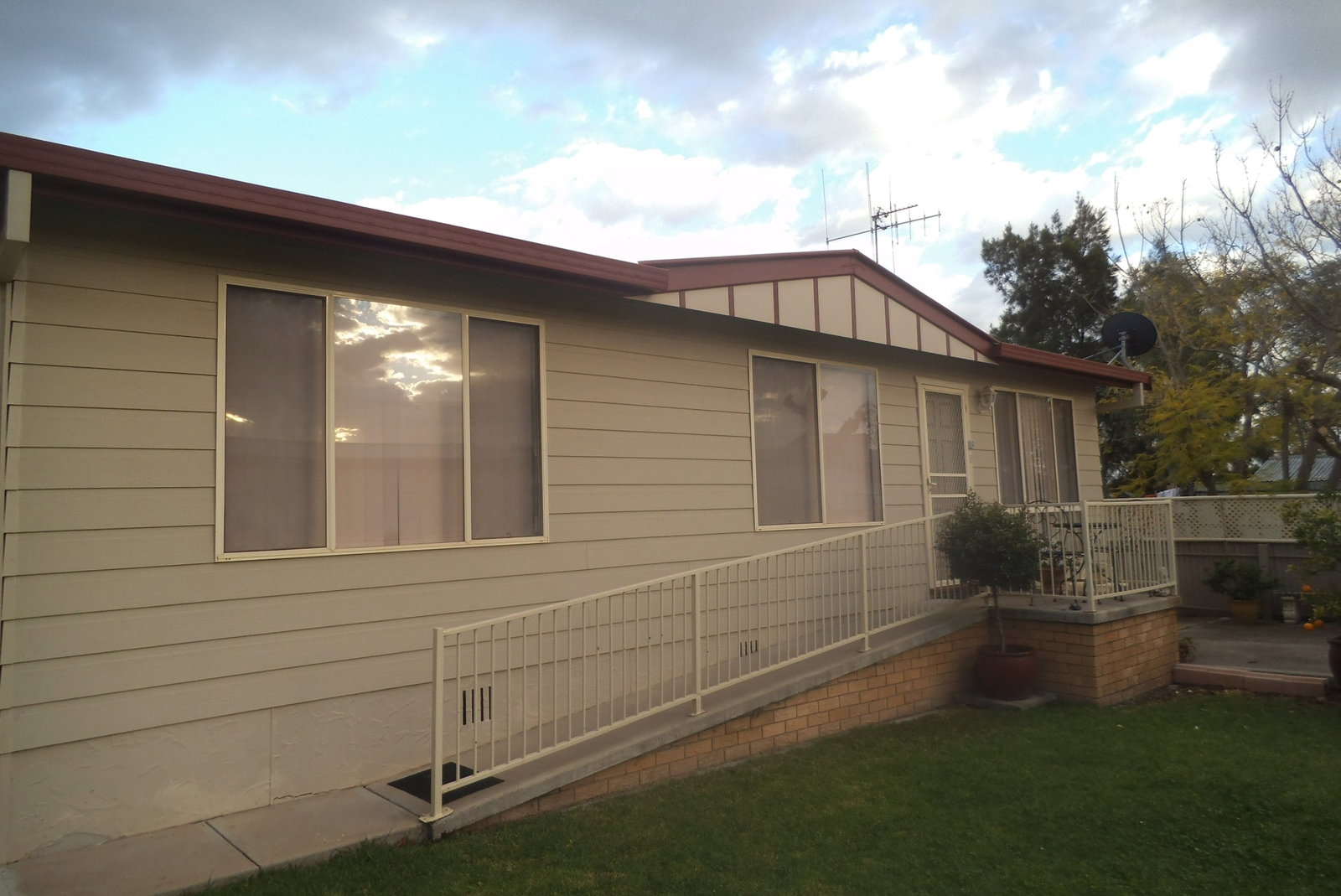 Forbes NSW Taree Accommodation