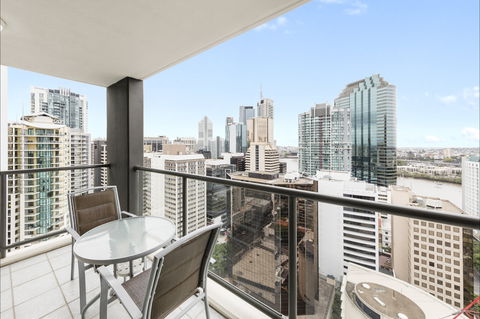 Oaks Brisbane On Margaret Suites - Taree Accommodation 3