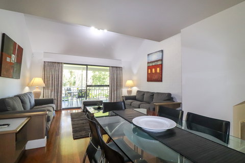 Plover Deluxe Villa 25 - Taree Accommodation 1