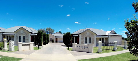 Shamore Apartments - Eleventh Street Mildura - Taree Accommodation 0