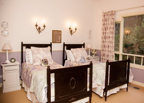 The Studio & The Barn - Taree Accommodation 8