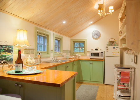 The Studio & The Barn - Taree Accommodation 9