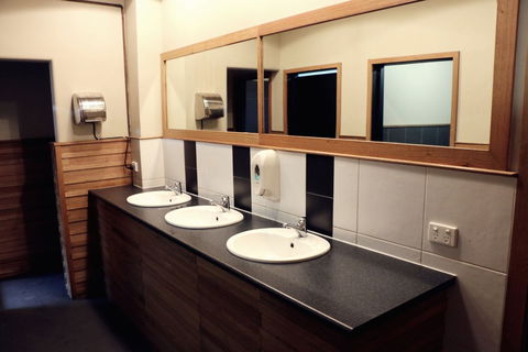 All Nations Hostel Melbourne - Taree Accommodation 2