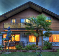 Lakeside Chalet - Taree Accommodation