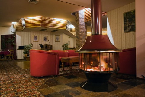 McNevins Warwick Motel And Gunyah Restaurant - Taree Accommodation 1