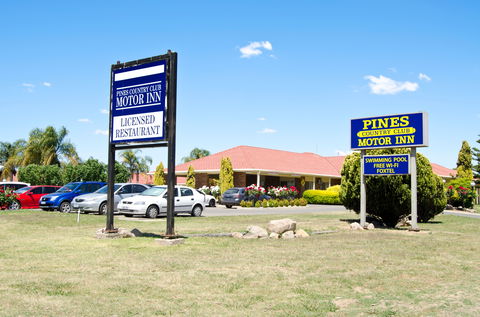 Pines Country Club Motor Inn - Taree Accommodation 0