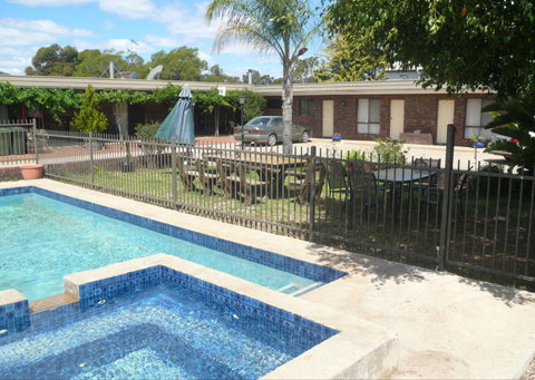 Sportsman Inn Motel - Taree Accommodation 0
