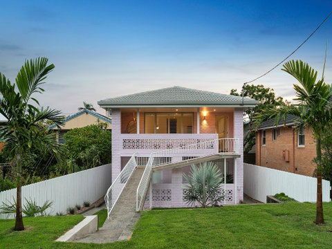 Sunset Beach - Surfside - Taree Accommodation 1