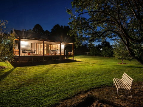 Tom's Cottage - Taree Accommodation 2