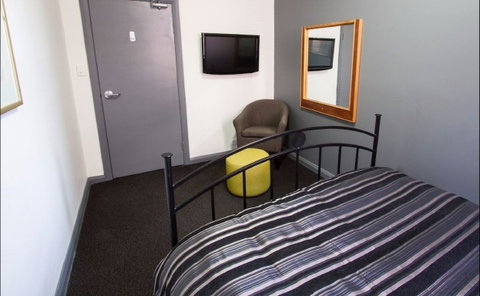 Crown And Anchor Hotel - Taree Accommodation 2
