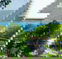 Island Villas and Apartments - Taree Accommodation