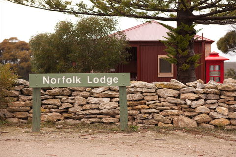 Norfolk Lodge - Taree Accommodation 0