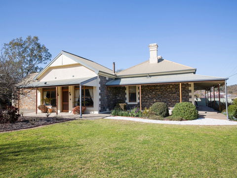 SINKINSON HOUSE - Mount Torrens - Taree Accommodation 0