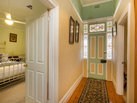 SINKINSON HOUSE - Mount Torrens - Taree Accommodation 1