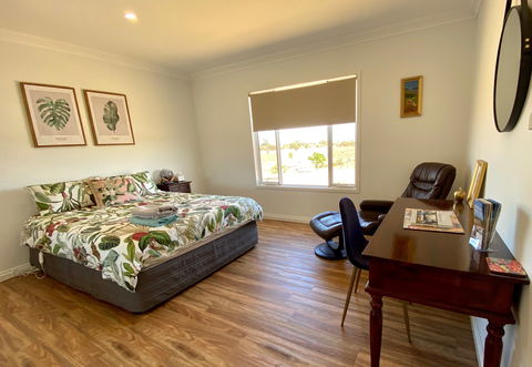 The Mains Guest House - Taree Accommodation 0