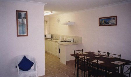 JJ's Holiday Cottages - Butler Street - Taree Accommodation 2