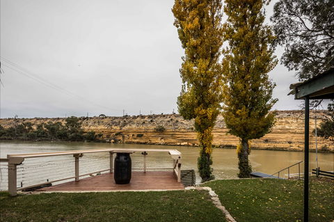 80 Page Drive Blanchetown -River Shack Rentals - Taree Accommodation 0