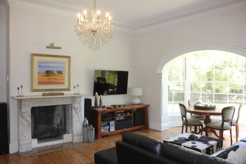 Cambourne Country House - Taree Accommodation 0