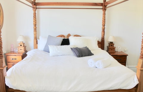 Cambourne Country House - Taree Accommodation 1