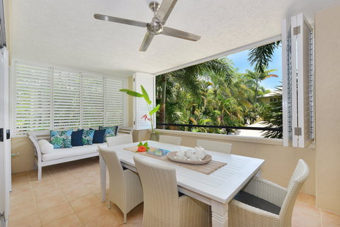 Cayman Villas Port Douglas - Taree Accommodation 2
