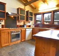 Feathertop Retreat - Taree Accommodation