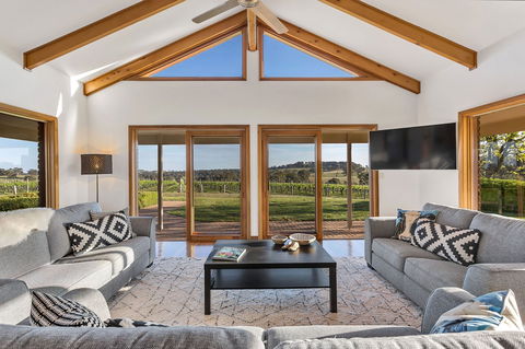 Simon Tolley Lodge - Taree Accommodation 0