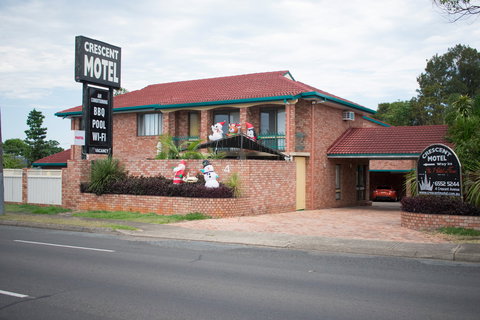 Crescent Motel - Taree Accommodation 0