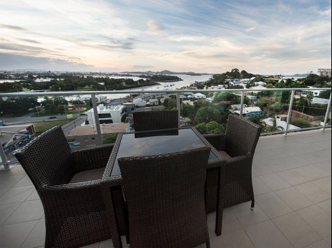 Curtis Central Apartments - Taree Accommodation 2