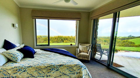 Eagle Rock Retreat - Taree Accommodation 1