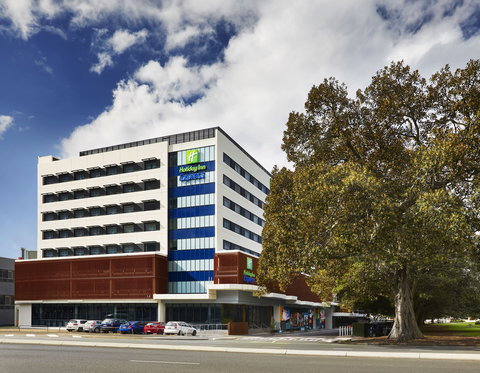 Holiday Inn Express Newcastle - Taree Accommodation 0