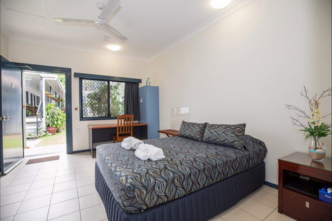 Palm Island Motel - Taree Accommodation 1
