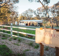Strawhouse - Taree Accommodation