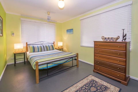Swell Shack - Taree Accommodation 1