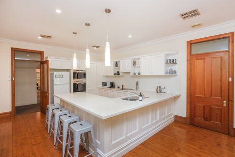 The Hills House At Hahndorf - Taree Accommodation 1