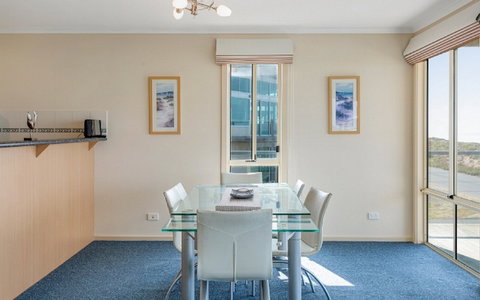 208 Surfers Pde - Taree Accommodation 2