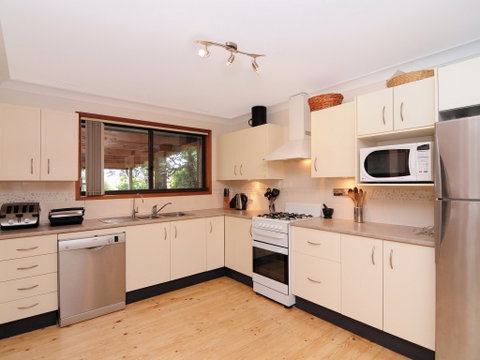 Admiral's Rest - Taree Accommodation 2