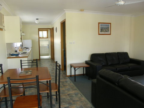 Dolphin Sands Holiday Villas - Taree Accommodation 2