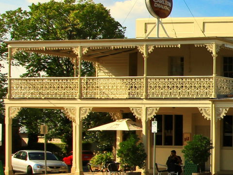 Hibernian Hotel Apartments - Taree Accommodation 2