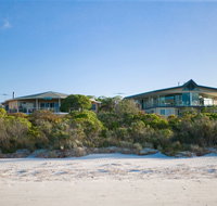 Island Beach Lodge - Taree Accommodation