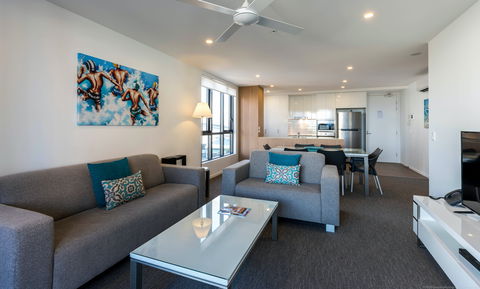 Synergy  Broadbeach - Taree Accommodation 0