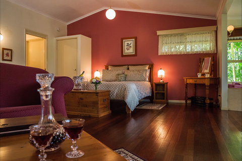 The Falls Montville - Taree Accommodation 1