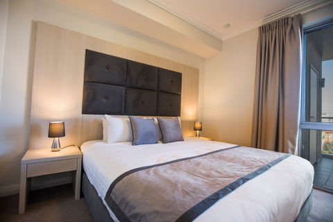 Zappeion Apartments - Taree Accommodation 1